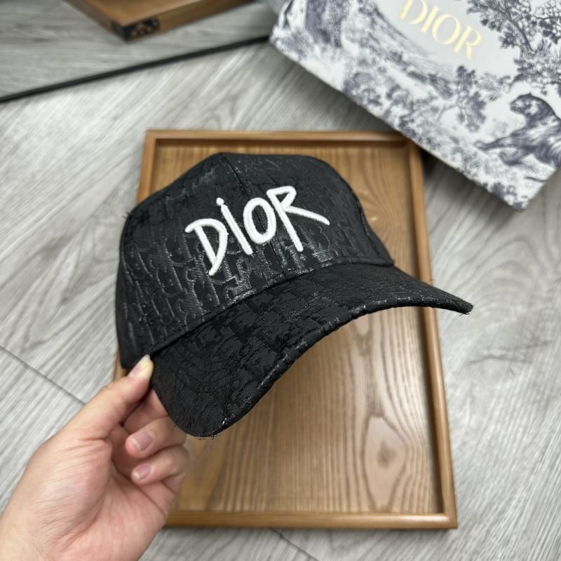 CHRISTIAN DIOR